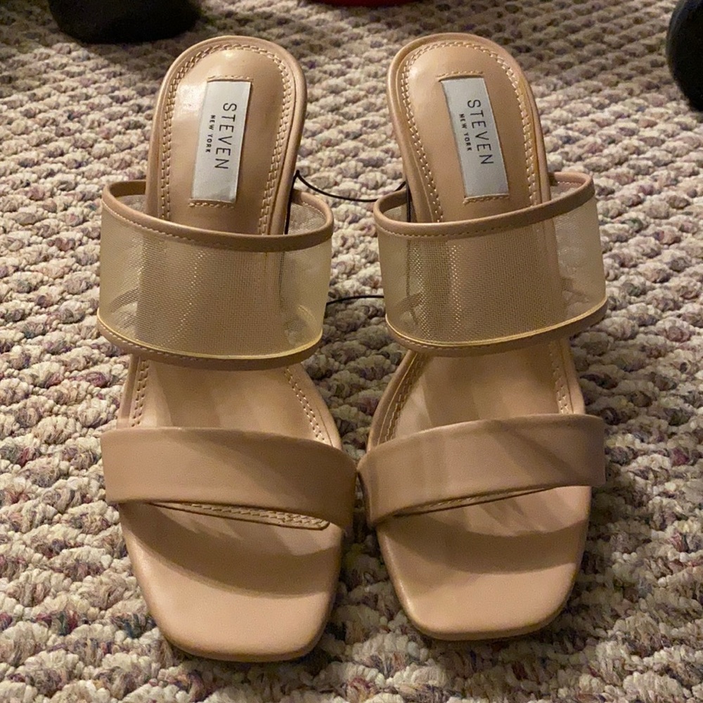 Steve Madden nude heels
